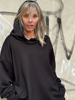 Hoodie — Black