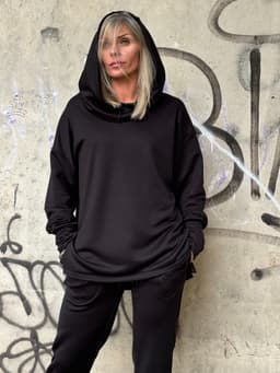 Hoodie — Black