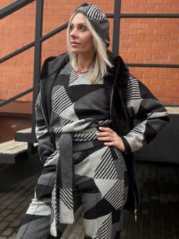 Longsleeve — Geometric Print, Black & White