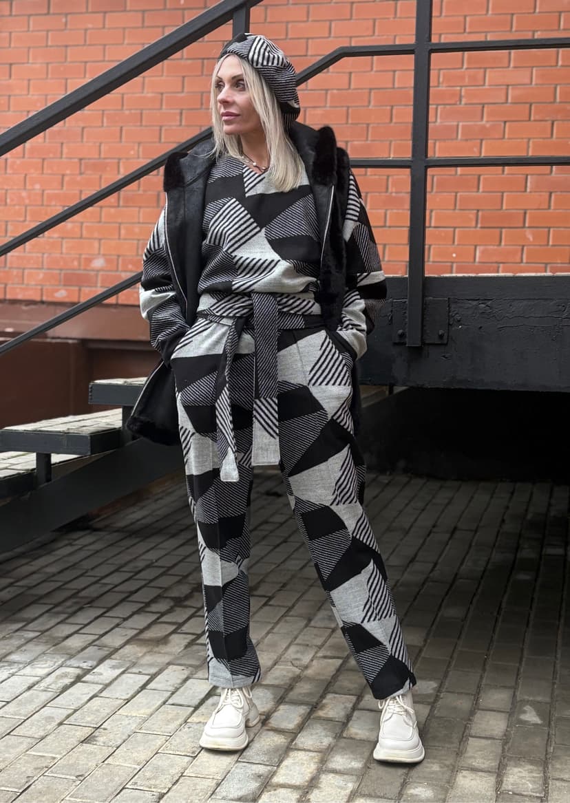 Creased Pants, Longsleeve & Sash Set — Black & White