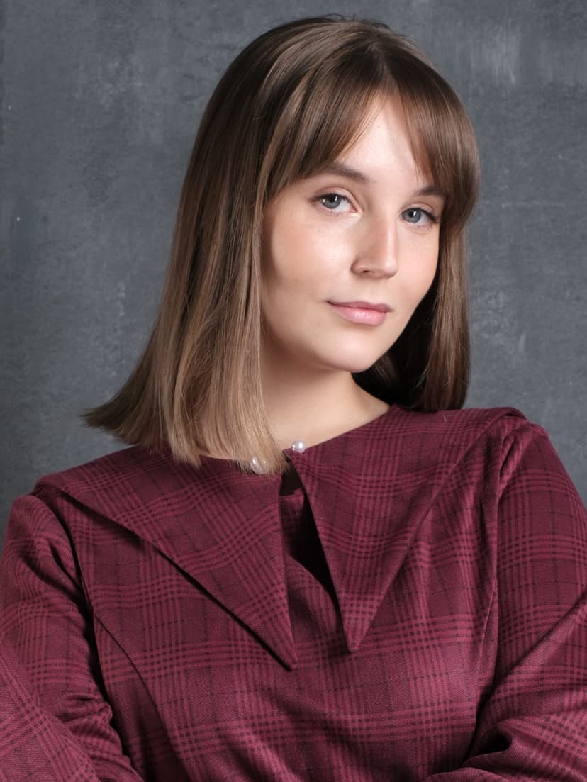 Collar with Brooch — Burgundy